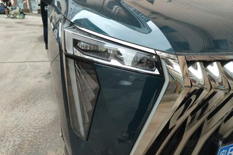 Used GAC Trumpchi M8 2023 Zongshi Series 400T Ultimate Edition Right Front Headlight
