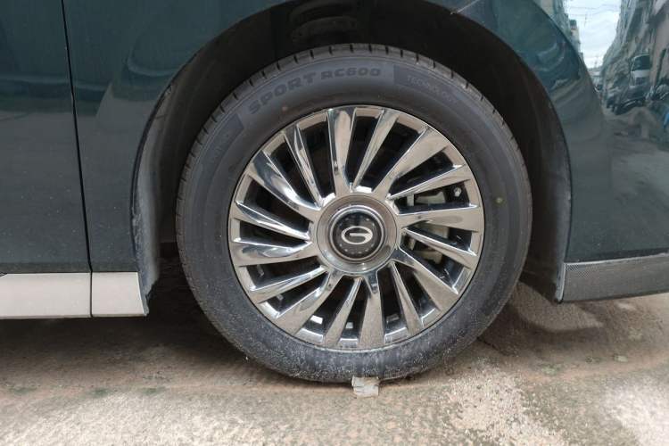 Used GAC Trumpchi M8 2023 Zongshi Series 400T Ultimate Edition Right Front Wheel Hub