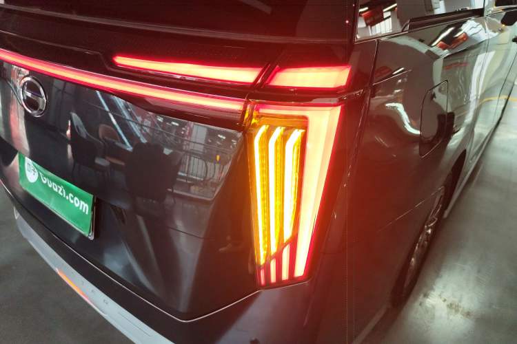 Used GAC Trumpchi M8 2023 Zongshi Series Dual-Motor Supreme Edition Right Rear Taillight