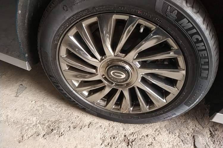 Used GAC Trumpchi M8 2023 Zongshi Series Dual-Motor YuZun Edition Right Rear Wheel Hub