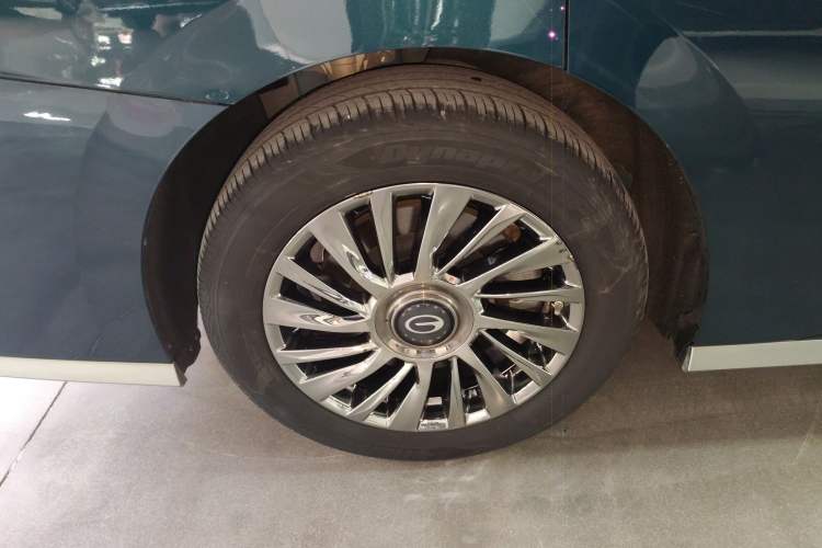 Used GAC Trumpchi M8 2023 Zongshi Series Dual-Motor Supreme Edition Right Rear Wheel Hub