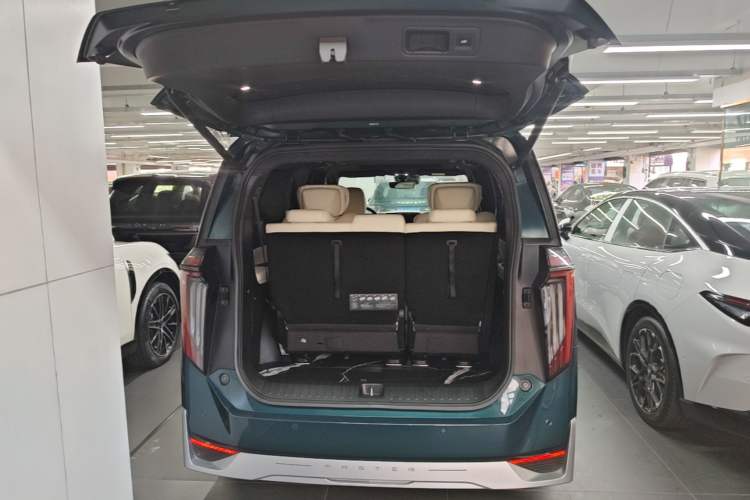 Used GAC Trumpchi M8 2023 Zongshi Series 400T Flagship Edition Trunk