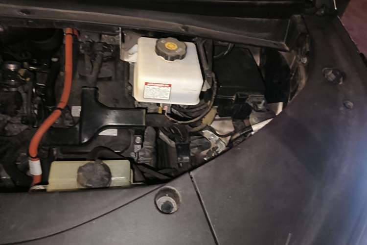 Used GAC Trumpchi M8 2023 Zongshi Series Dual-Motor Supreme Edition Engine Bay Left