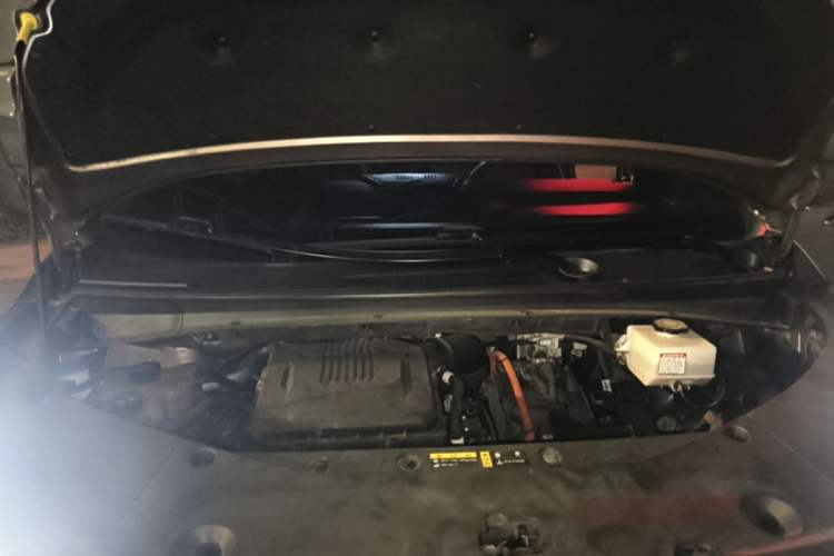 Used GAC Trumpchi M8 2023 Zongshi Series Dual-Motor Supreme Edition Engine Bay