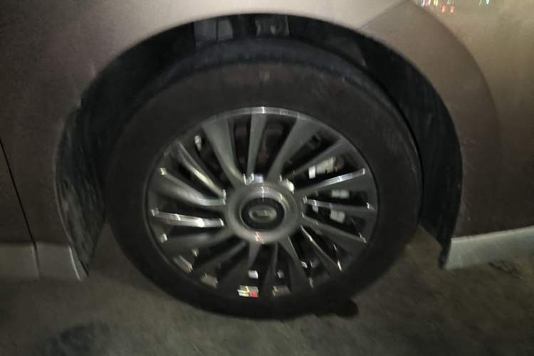Used GAC Trumpchi M8 2023 Zongshi Series Dual-Motor Supreme Edition Right Front Wheel Hub