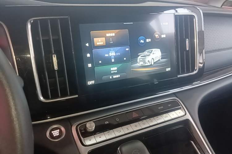 Used GAC Trumpchi M8 2023 Lingxiu Series 390T Luxury Edition Audio And AC Panel