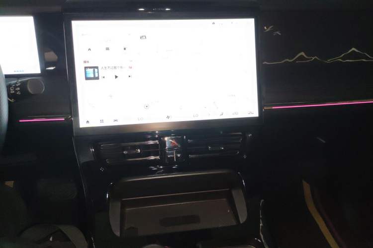 Used GAC Trumpchi M8 2023 Zongshi Series 400T Flagship Edition Audio And AC Panel