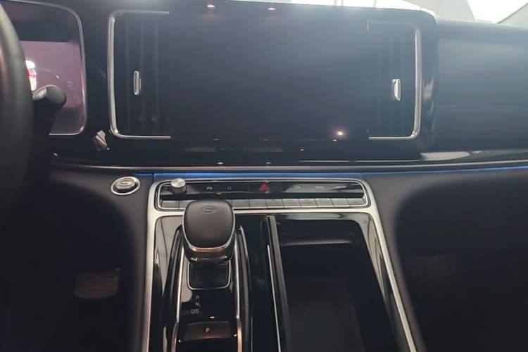 Used GAC Trumpchi M8 2023 Lingxiu Series 390T Prestige Edition Audio And AC Panel
