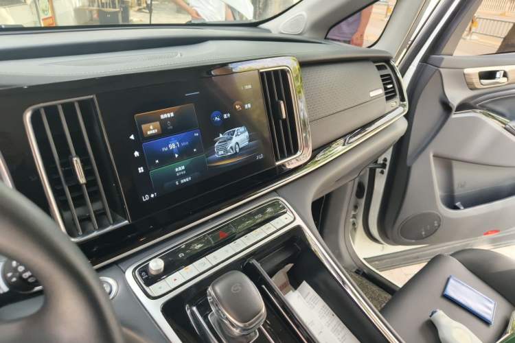 Used GAC Trumpchi M8 2023 Lingxiu Series 390T Luxury Edition Audio And AC Panel