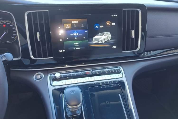 Used GAC Trumpchi M8 2023 Lingxiu Series 390T Luxury Edition Audio And AC Panel