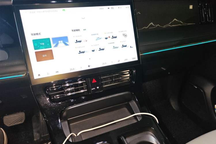 Used GAC Trumpchi M8 2023 Zongshi Series Dual-Motor Flagship Edition Audio And AC Panel