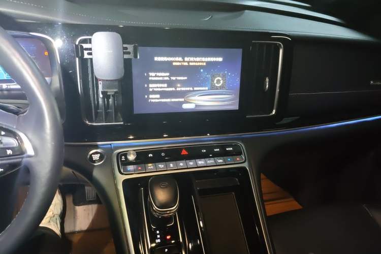 Used GAC Trumpchi M8 2023 Master Series 390T Ultimate Edition Audio And AC Panel