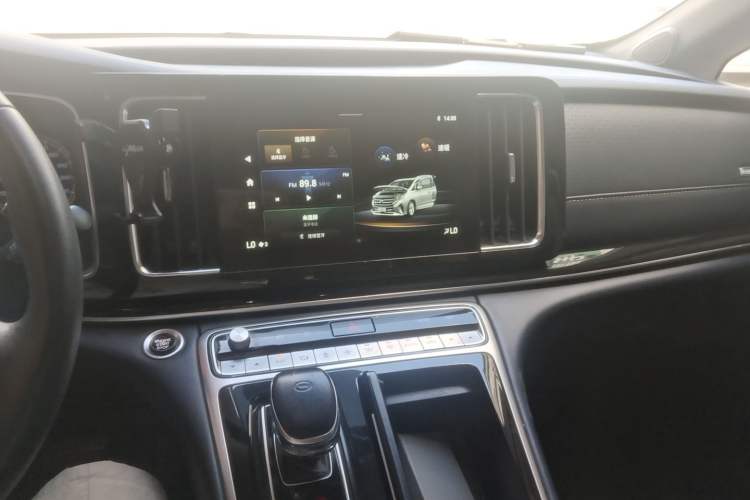 Used GAC Trumpchi M8 2023 Lingxiu Series 390T Luxury Edition Audio And AC Panel