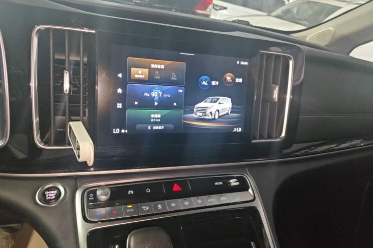 Used GAC Trumpchi M8 2023 Lingxiu Series 390T Luxury Edition Audio And AC Panel