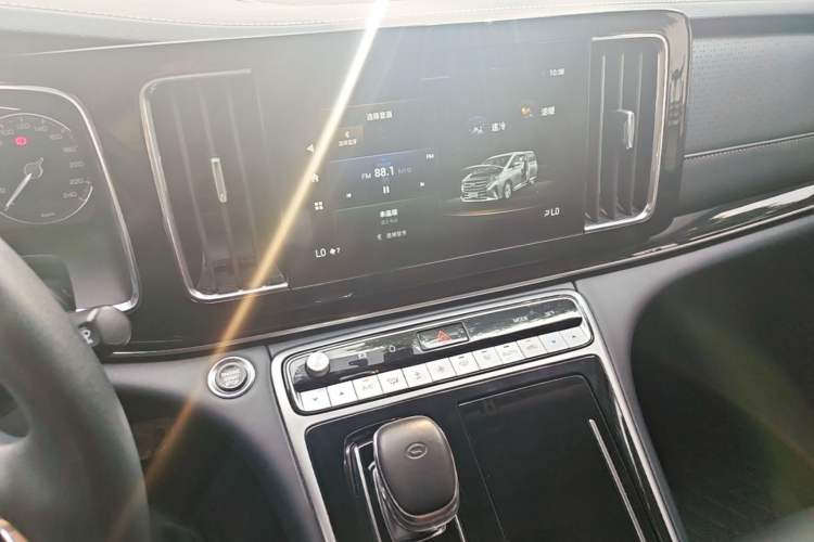 Used GAC Trumpchi M8 2023 Lingxiu Series 390T Luxury Edition Audio And AC Panel