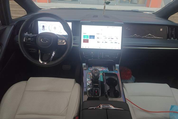 Used GAC Trumpchi M8 2023 Zongshi Series Dual-Motor YuZun Edition Center Console