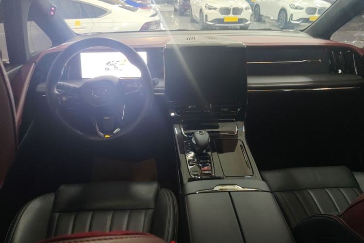 Used GAC Trumpchi M8 2023 Zongshi Series Dual-Motor Flagship Edition Center Console