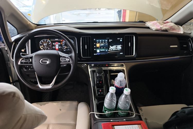 Used GAC Trumpchi M8 2023 Lingxiu Series 390T Prestige Edition Center Console