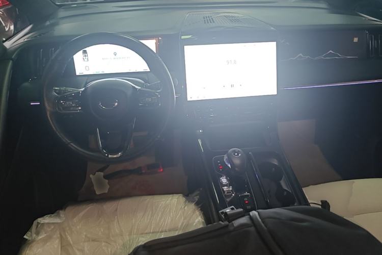 Used GAC Trumpchi M8 2023 Zongshi Series Dual-Motor YuZun Edition Center Console