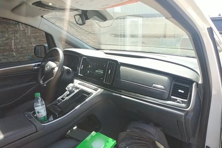Used GAC Trumpchi M8 2023 Lingxiu Series 390T Prestige Edition Center Console