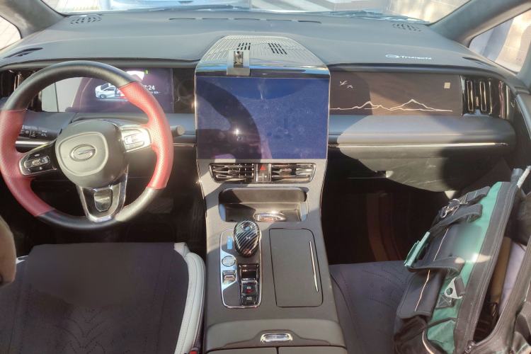 Used GAC Trumpchi M8 2023 Zongshi Series Dual-Motor YuZun Edition Center Console