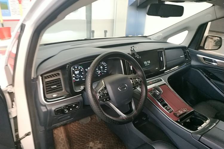 Used GAC Trumpchi M8 2023 Lingxiu Series 390T Prestige Edition Center Console