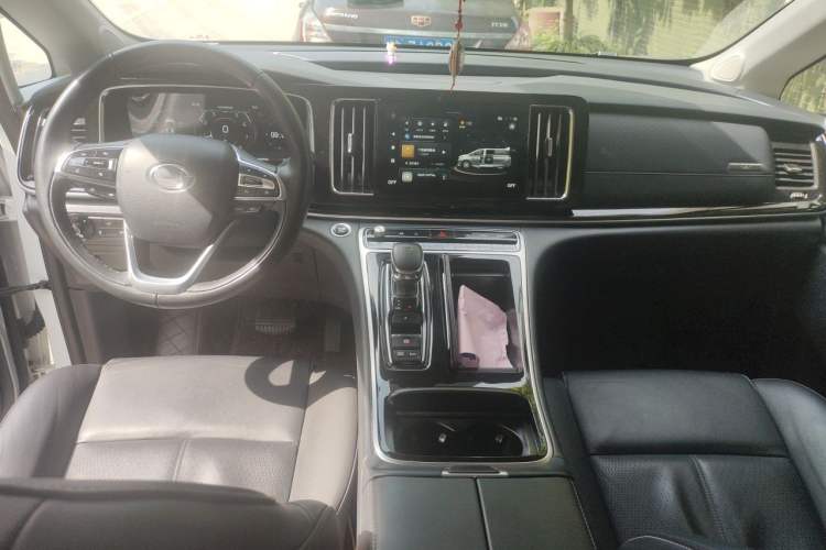 Used GAC Trumpchi M8 2023 Lingxiu Series 390T Prestige Edition Center Console