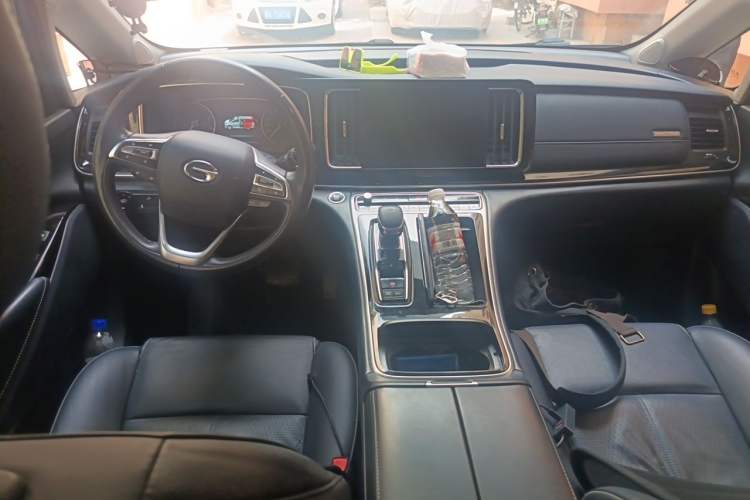 Used GAC Trumpchi M8 2023 Lingxiu Series 390T Deluxe Edition Center Console