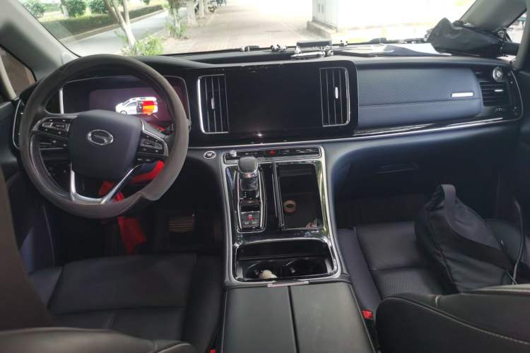 Used GAC Trumpchi M8 2023 Lingxiu Series 390T Prestige Edition Center Console