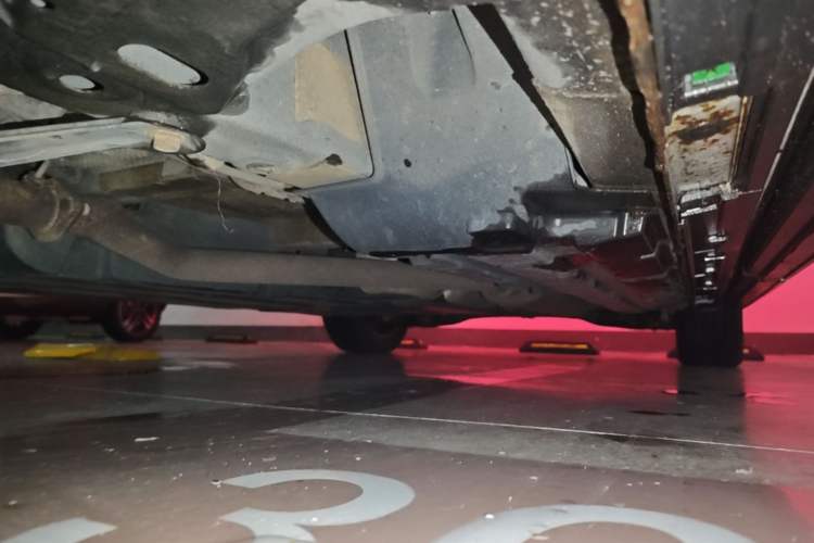 Used GAC Trumpchi M8 2023 Zongshi Series Dual-Motor Flagship Edition Chassis Front Left