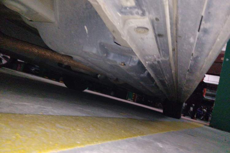 Used GAC Trumpchi M8 2023 Zongshi Series Dual-Motor YuZun Edition Chassis Front Left