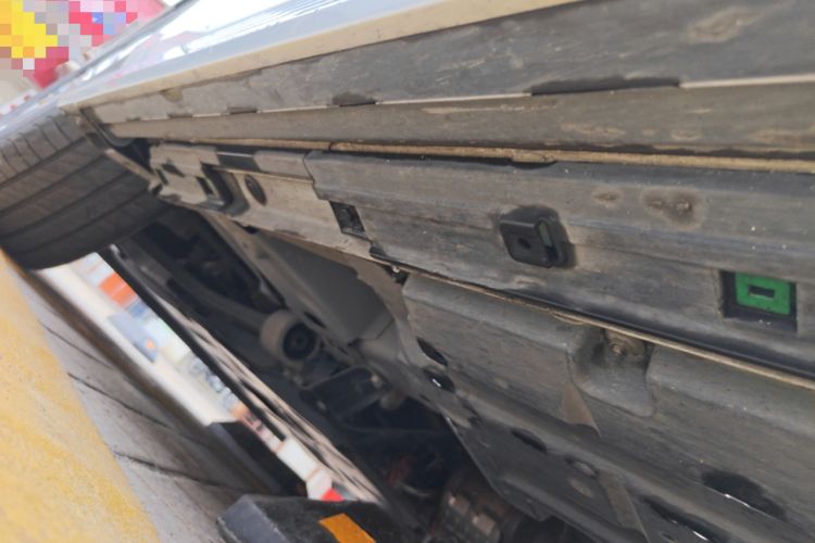 Used GAC Trumpchi M8 2023 Zongshi Series Dual-Motor Flagship Edition Chassis Front Left