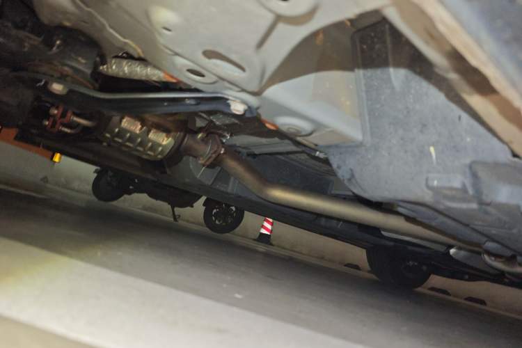 Used GAC Trumpchi M8 2023 Zongshi Series Dual-Motor Flagship Edition Chassis Front Left