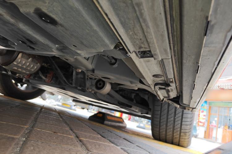 Used GAC Trumpchi M8 2023 Zongshi Series Dual-Motor Flagship Edition Chassis Front Right