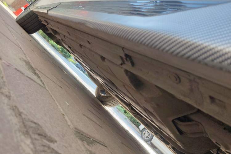 Used GAC Trumpchi M8 2023 Zongshi Series Dual-Motor YuZun Edition Chassis Front Right