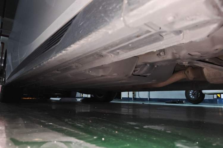 Used GAC Trumpchi M8 2023 Zongshi Series Dual-Motor Flagship Edition Chassis Front Right