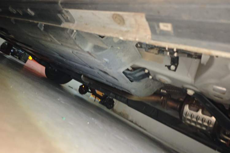 Used GAC Trumpchi M8 2023 Zongshi Series Dual-Motor Flagship Edition Chassis Front Right