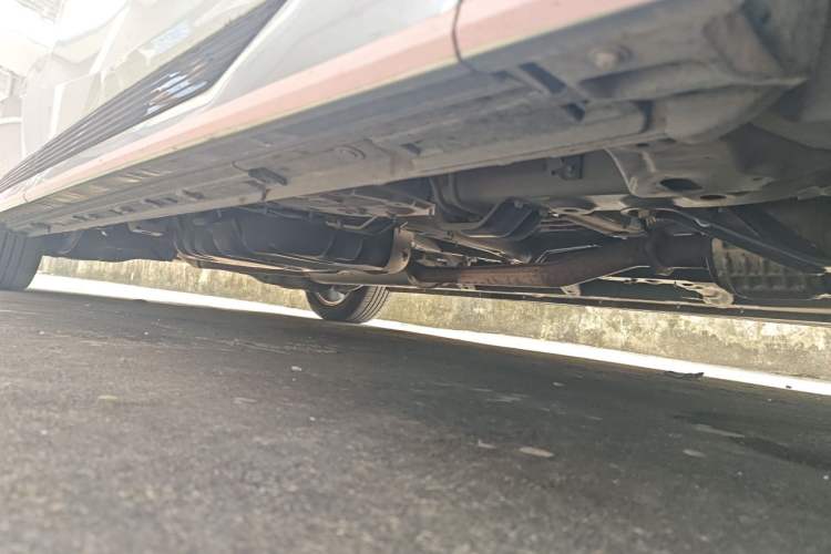 Used GAC Trumpchi M8 2023 Zongshi Series Dual-Motor Supreme Edition Chassis Front Right