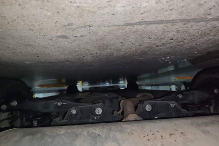 Used GAC Trumpchi M8 2023 Zongshi Series Dual-Motor Flagship Edition Chassis Rear