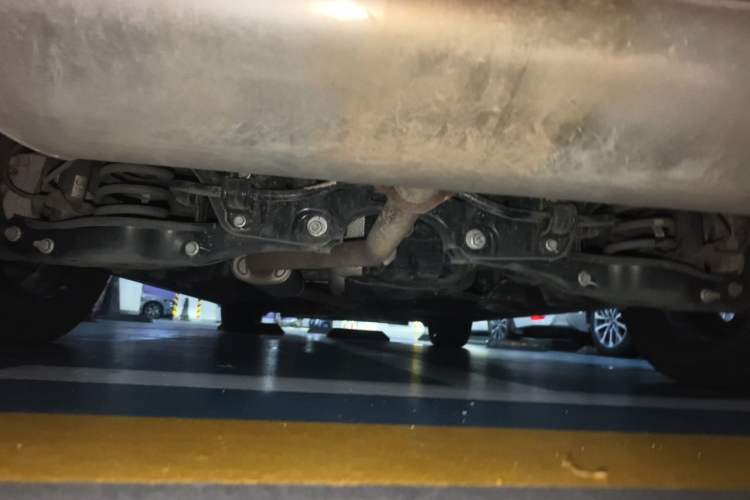 Used GAC Trumpchi M8 2023 Zongshi Series Dual-Motor YuZun Edition Chassis Rear