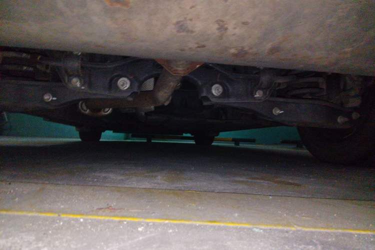 Used GAC Trumpchi M8 2023 Zongshi Series Dual-Motor YuZun Edition Chassis Rear