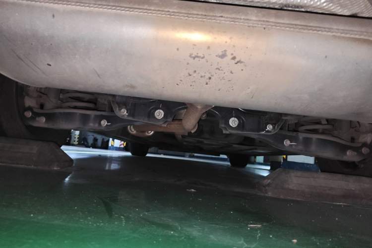 Used GAC Trumpchi M8 2023 Zongshi Series Dual-Motor Flagship Edition Chassis Rear