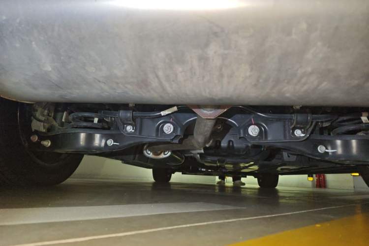 Used GAC Trumpchi M8 2023 Zongshi Series Dual-Motor Flagship Edition Chassis Rear