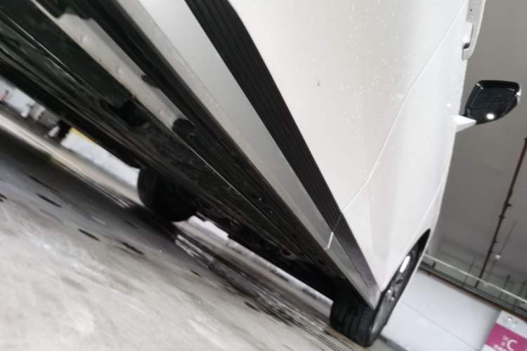 Used GAC Trumpchi M8 2023 Zongshi Series 400T Flagship Edition Chassis Rear Right