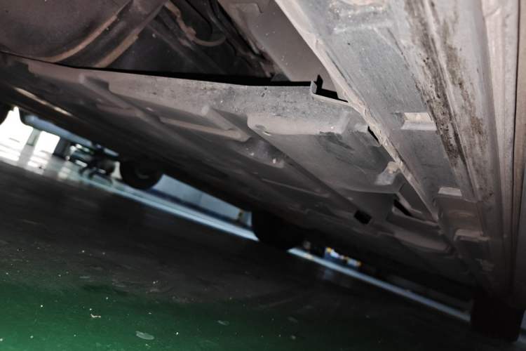 Used GAC Trumpchi M8 2023 Zongshi Series Dual-Motor Flagship Edition Chassis Rear Right
