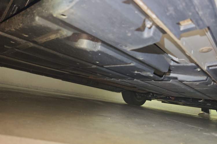 Used GAC Trumpchi M8 2023 Zongshi Series Dual-Motor Flagship Edition Chassis Rear Right