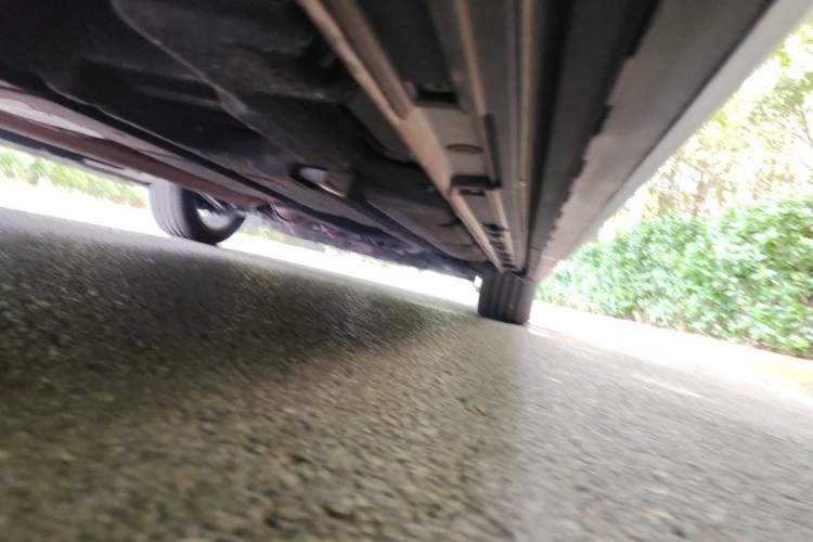 Used GAC Trumpchi M8 2023 Zongshi Series Dual-Motor YuZun Edition Chassis Rear Right