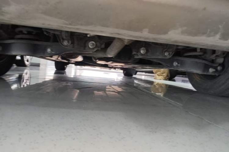 Used GAC Trumpchi M8 2023 Zongshi Series Dual-Motor YuZun Edition Chassis Rear