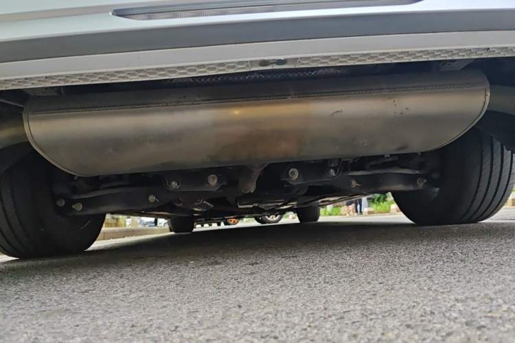 Used GAC Trumpchi M8 2023 Zongshi Series Dual-Motor YuZun Edition Chassis Rear