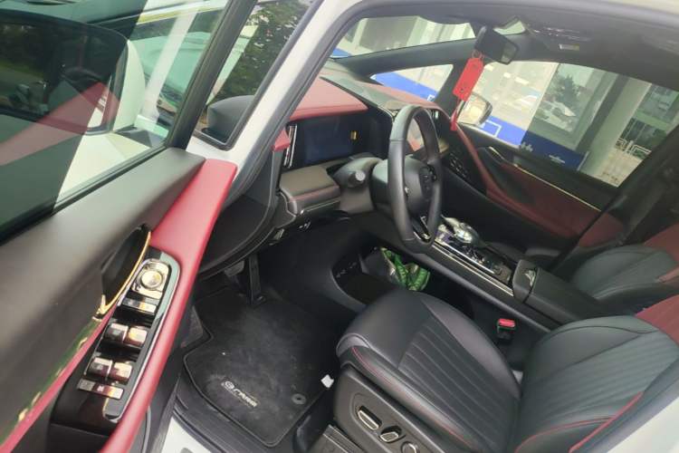 Used GAC Trumpchi M8 2023 Zongshi Series Dual-Motor Supreme Edition Driver Seat